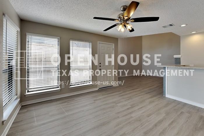 2104 Rose Cliff Ln - Photo 6 of 21
