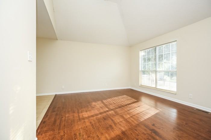 63 Grassmire Dr - Photo 3 of 10