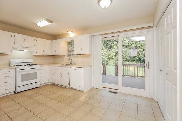 63 Grassmire Dr - Photo 4 of 10