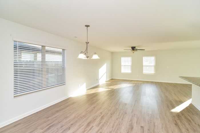 111 Winstead Cir - Photo 4 of 10