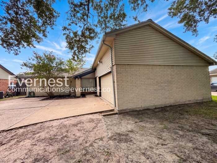 1334 Willersley Ln - Photo 2 of 28