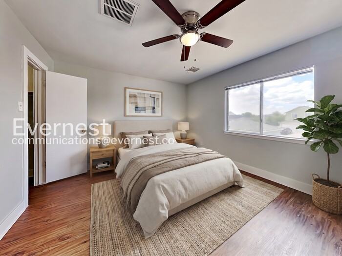 1043 Grassy View Dr - Photo 4 of 28