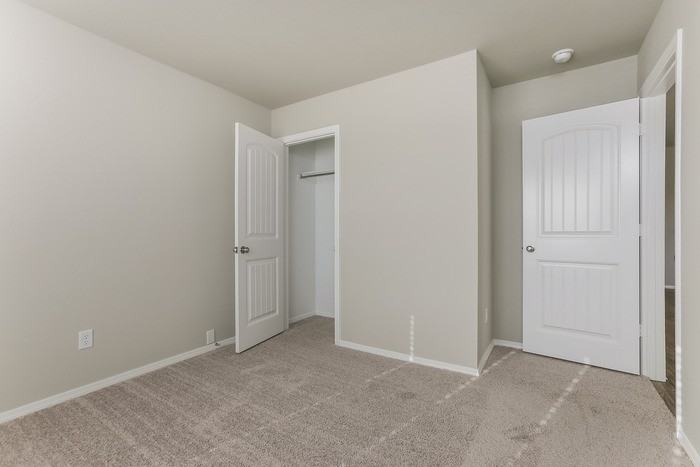 1056 Huntington Dr - Photo 6 of 11