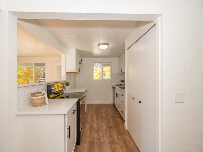 1143 W 4300 S #30D - Photo 6 of 14