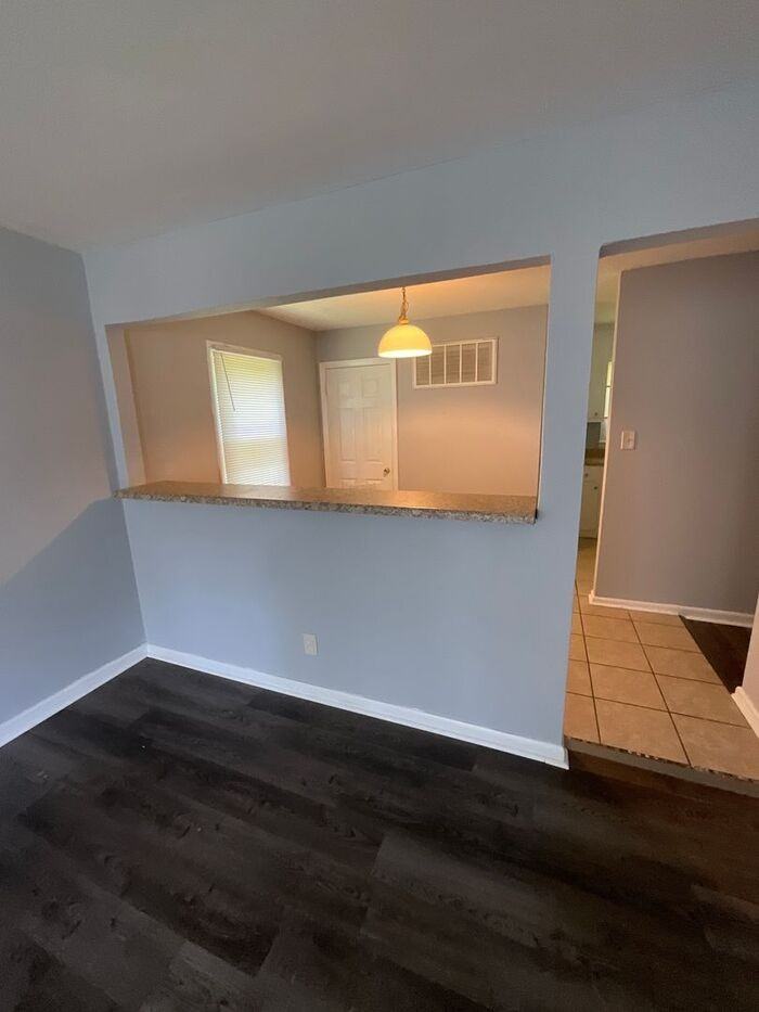 243 Edison Ave - Photo 6 of 20
