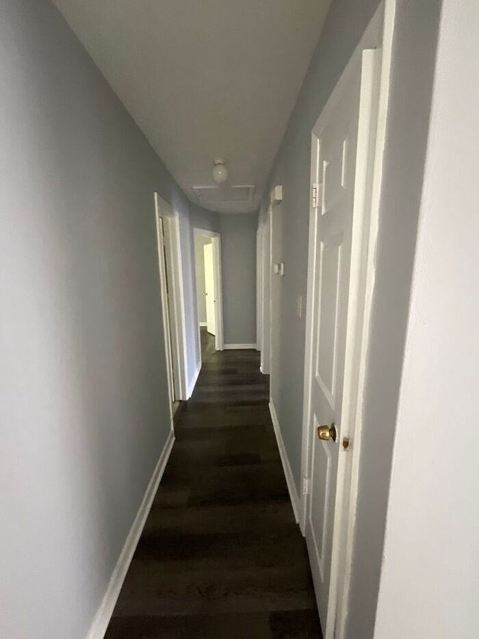 243 Edison Ave - Photo 7 of 20