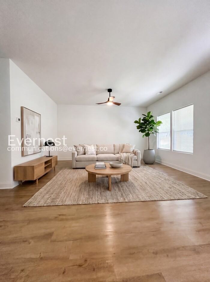 411 S Spargo St - Photo 2 of 20