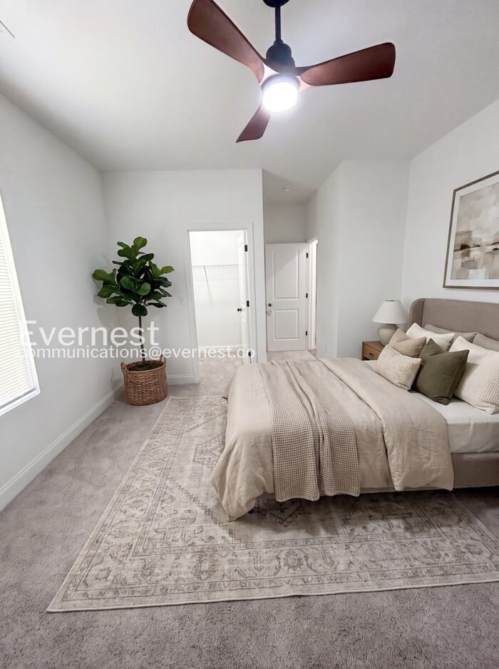 411 S Spargo St - Photo 3 of 20