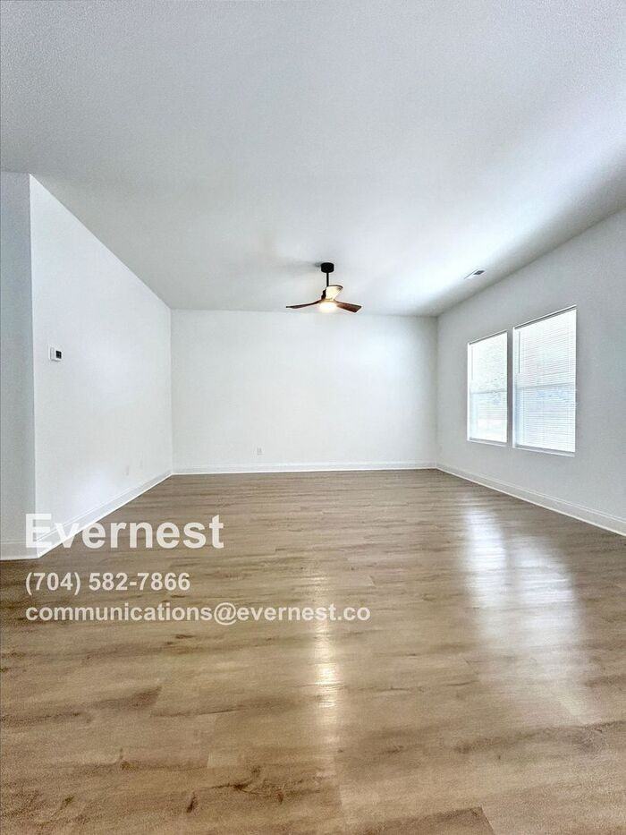 411 S Spargo St - Photo 6 of 20