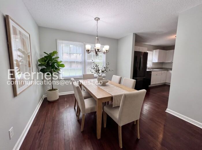 400 Wilcrest Dr - Photo 3 of 28