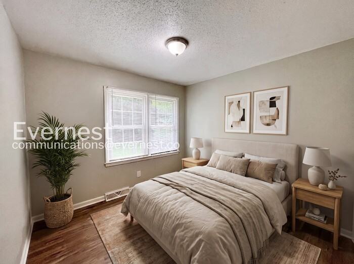 400 Wilcrest Dr - Photo 4 of 28