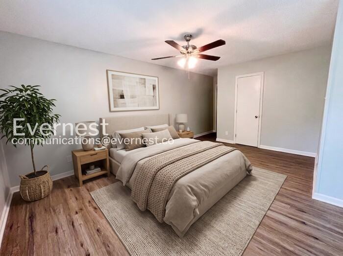 400 Wilcrest Dr - Photo 5 of 28