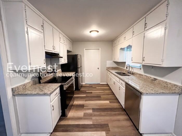 5328 Balboa Ave - Photo 6 of 24
