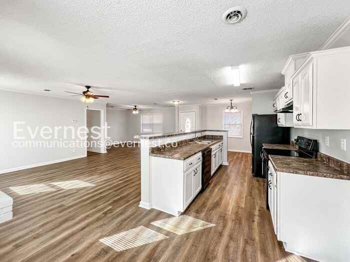 8250 Chesterfield Dr - Photo 6 of 17