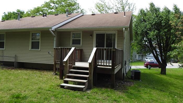 6905 Orchard St - Photo 2 of 31
