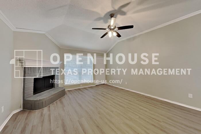 1715 Bertram Dr - Photo 4 of 20