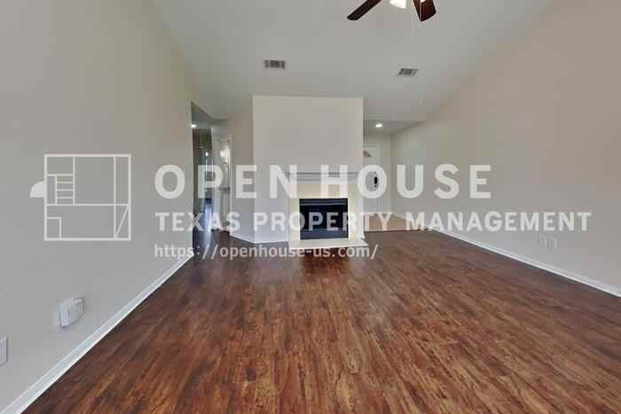 2631 Sherwood Hollow Ln - Photo 4 of 20