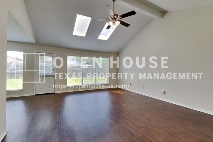 2631 Sherwood Hollow Ln - Photo 5 of 20