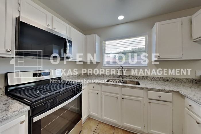 2631 Sherwood Hollow Ln - Photo 6 of 20