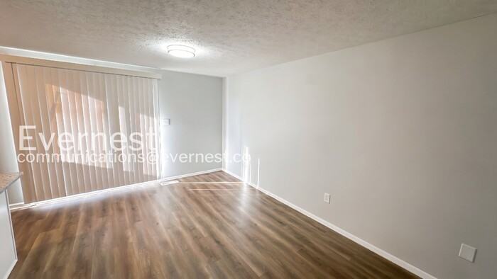 2865 Chatsworth Way - Photo 6 of 21