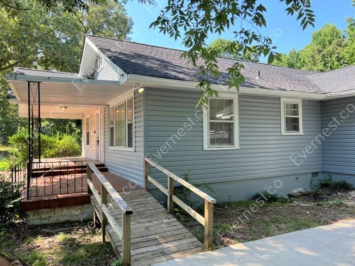795 Heflin Ave E - Photo 2 of 25