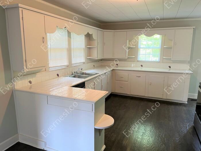 795 Heflin Ave E - Photo 4 of 25