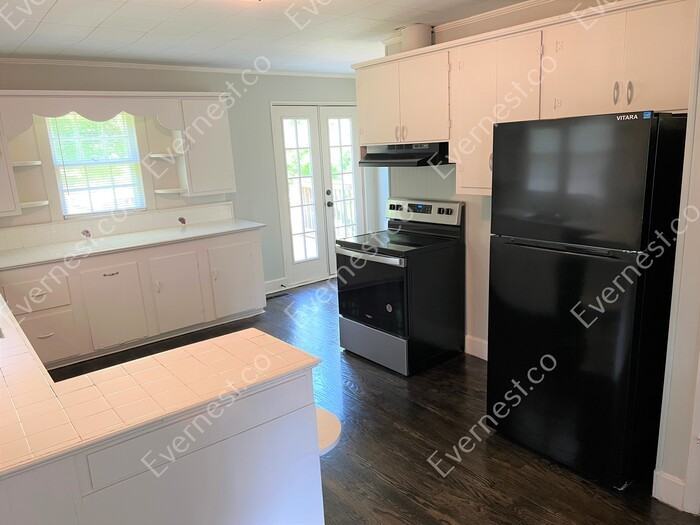 795 Heflin Ave E - Photo 5 of 25