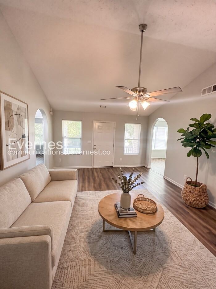 908 Castle Ct - Photo 2 of 22