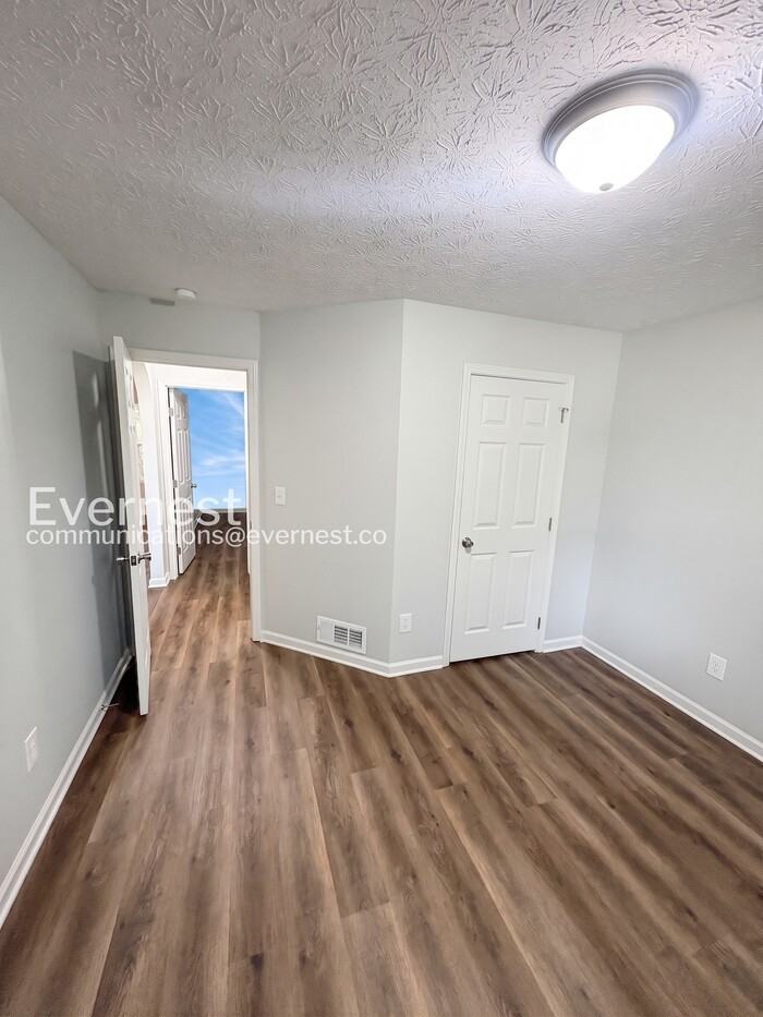 908 Castle Ct - Photo 6 of 22