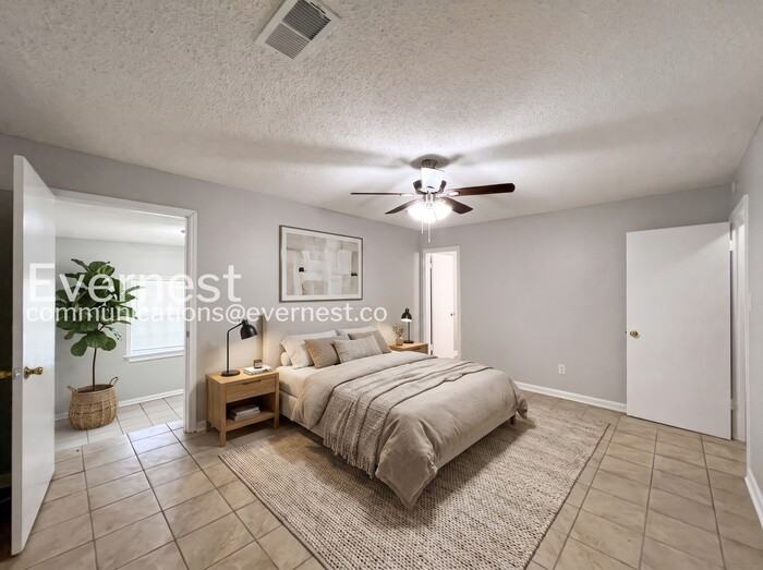7275 Cedardale Rd - Photo 4 of 14