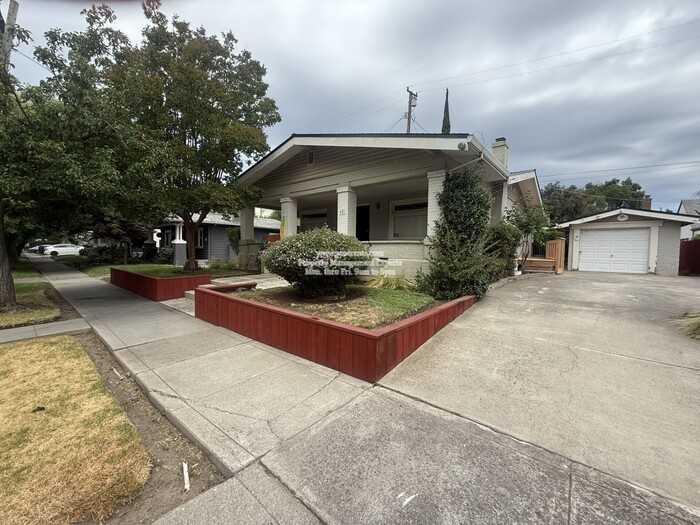 651 Bedford Rd - Photo 2 of 13