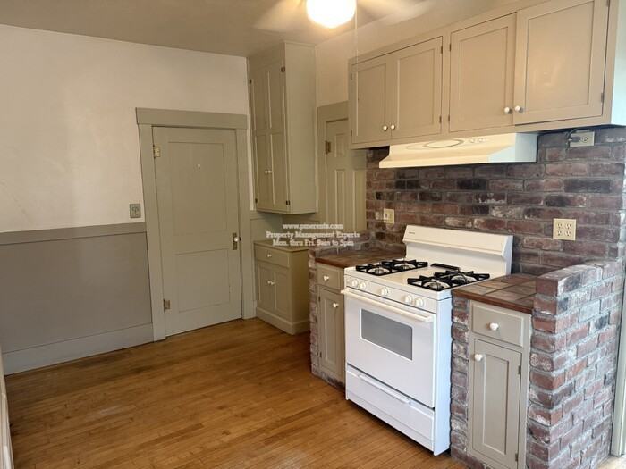 651 Bedford Rd - Photo 3 of 13