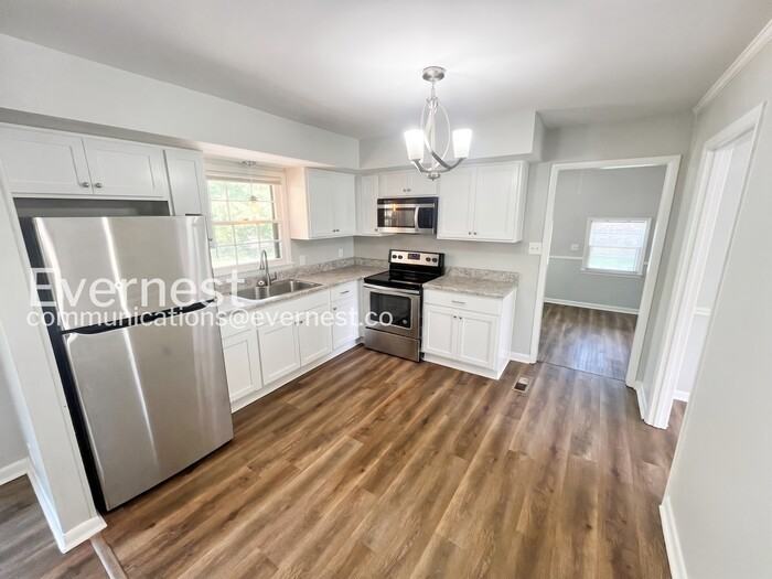 837 Britton Ave - Photo 7 of 25