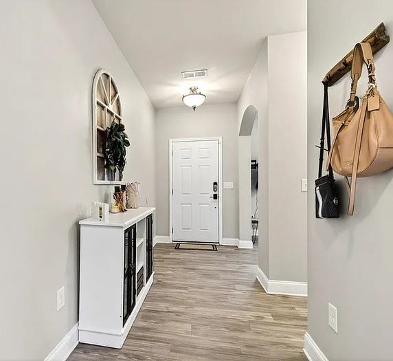 113 Lyonshall St - Photo 3 of 41