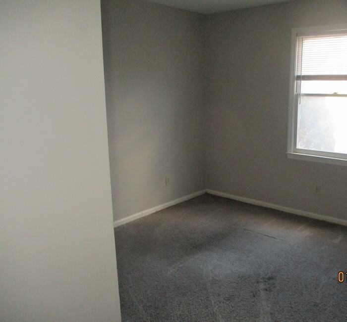 2104 S Main St #2104 - Photo 6 of 10