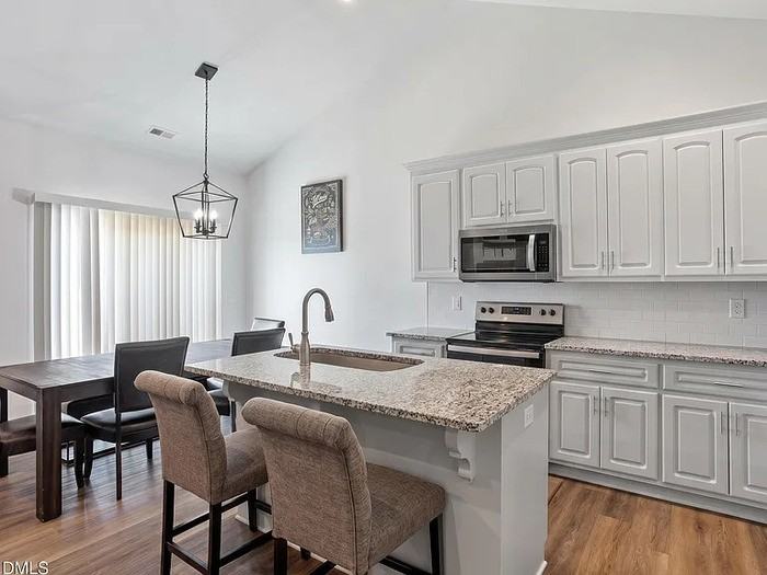 4081 Origin Dr - Photo 3 of 28