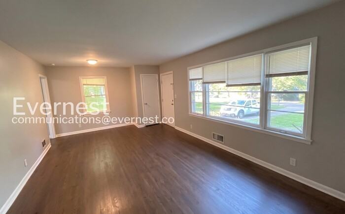 2348 2nd St Ne - Photo 3 of 17