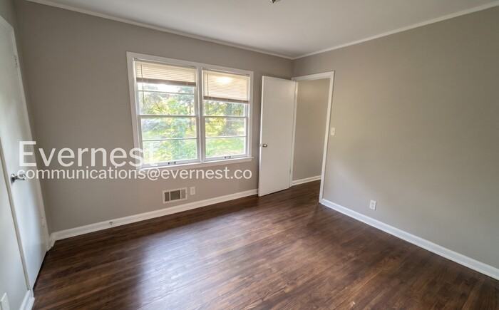 2348 2nd St Ne - Photo 4 of 17