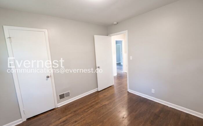 2348 2nd St Ne - Photo 6 of 17