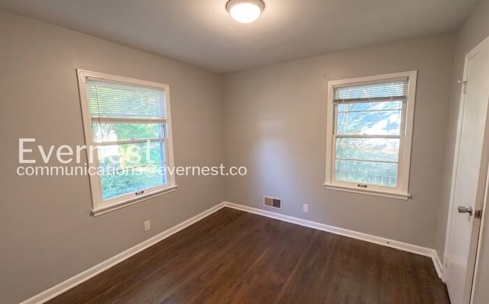 2348 2nd St Ne - Photo 7 of 17