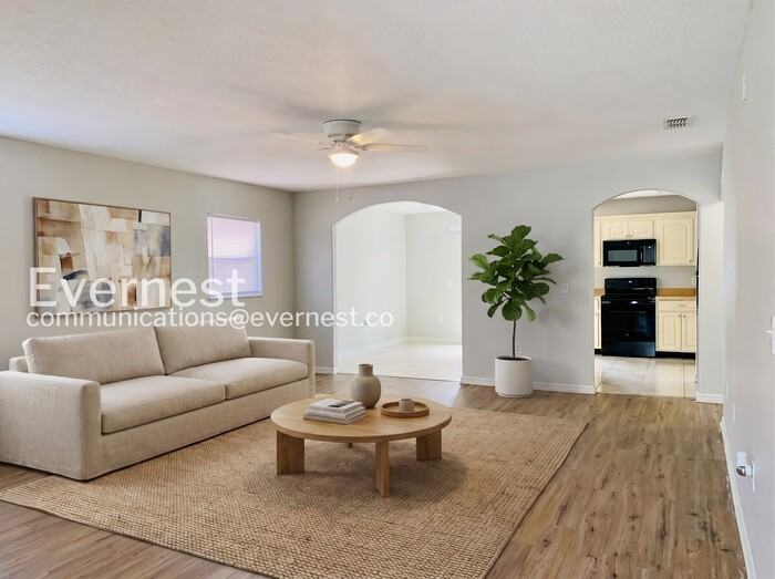 942 Willie Mays Pkwy - Photo 2 of 22