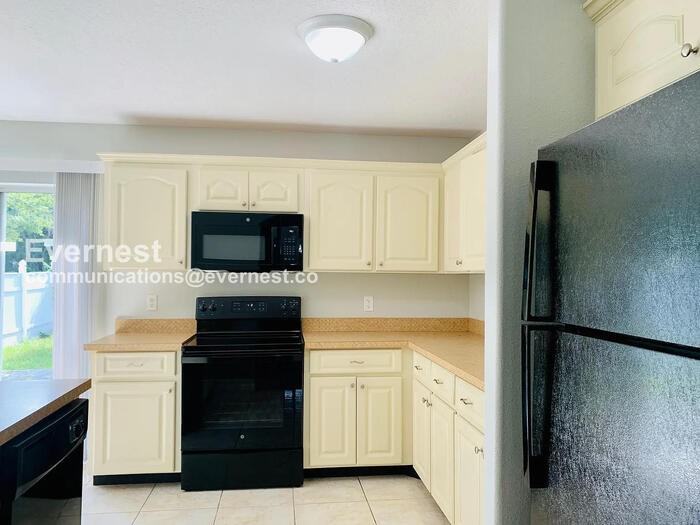 942 Willie Mays Pkwy - Photo 5 of 22