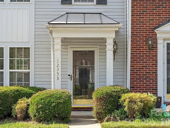 12353 Jessica Pl - Photo 2 of 38