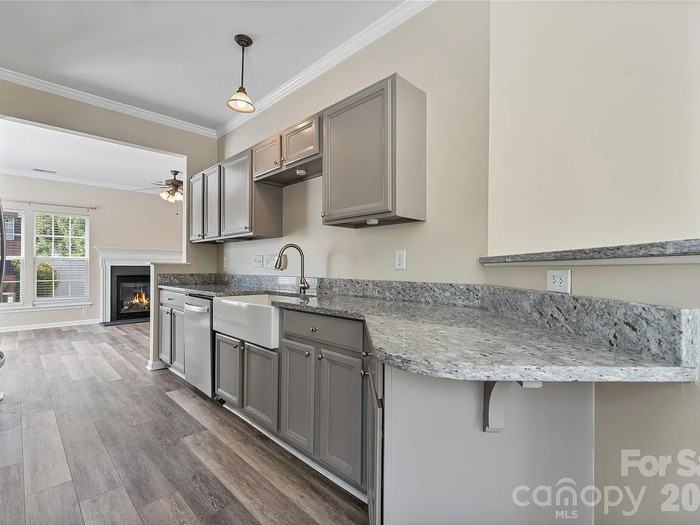 12353 Jessica Pl - Photo 4 of 38