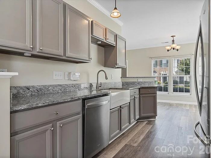12353 Jessica Pl - Photo 5 of 38