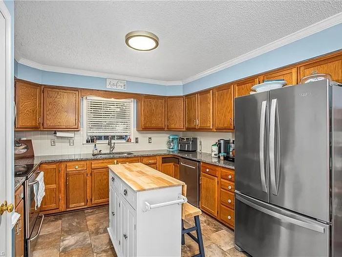 4104 Moss Brook Dr - Photo 6 of 30
