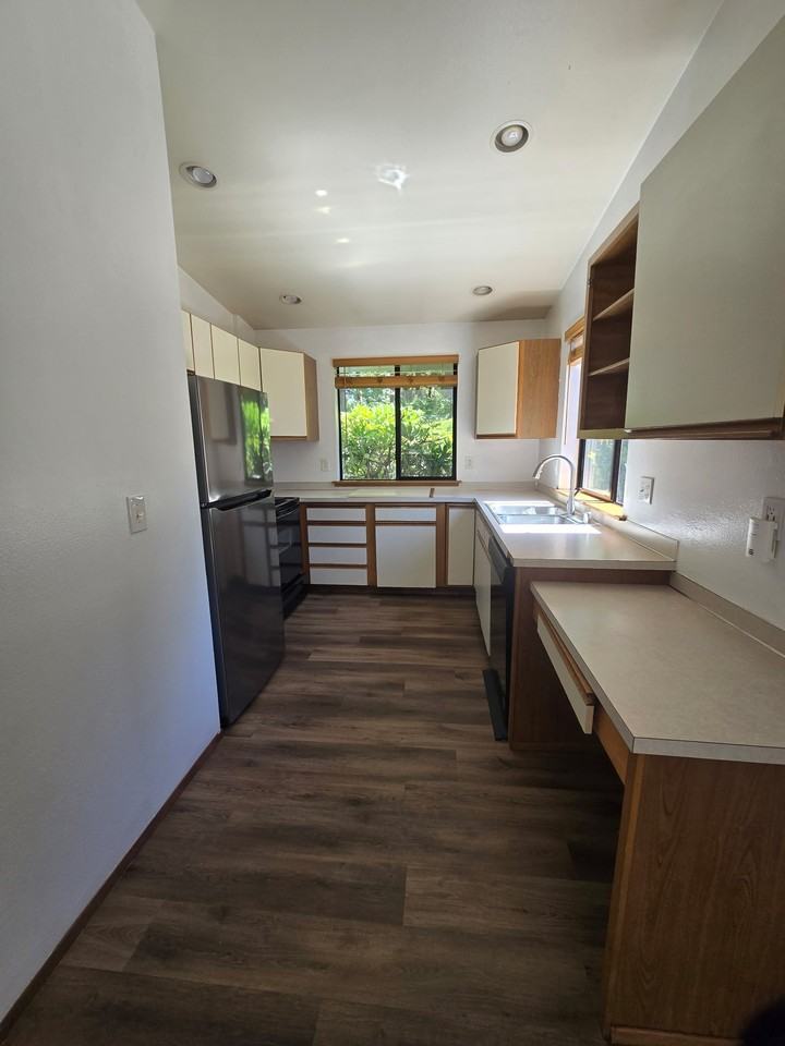 3042 Anderson Rd Se #NA - Photo 6 of 29