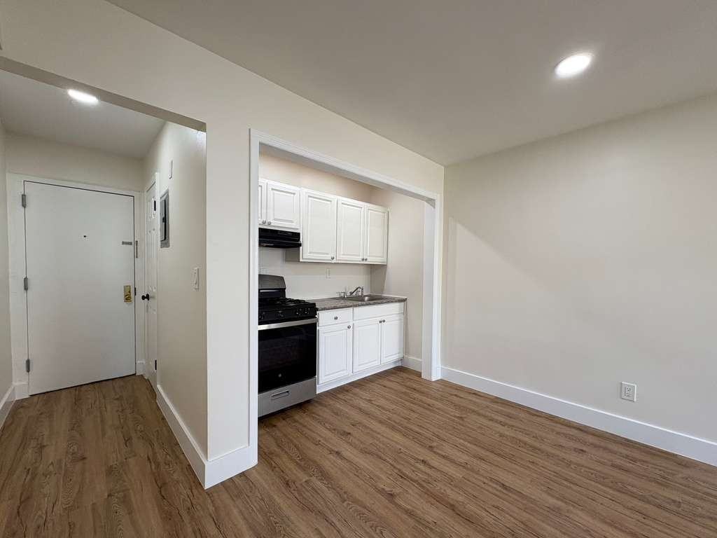21 Willoughby St #B6 - Photo 3 of 8