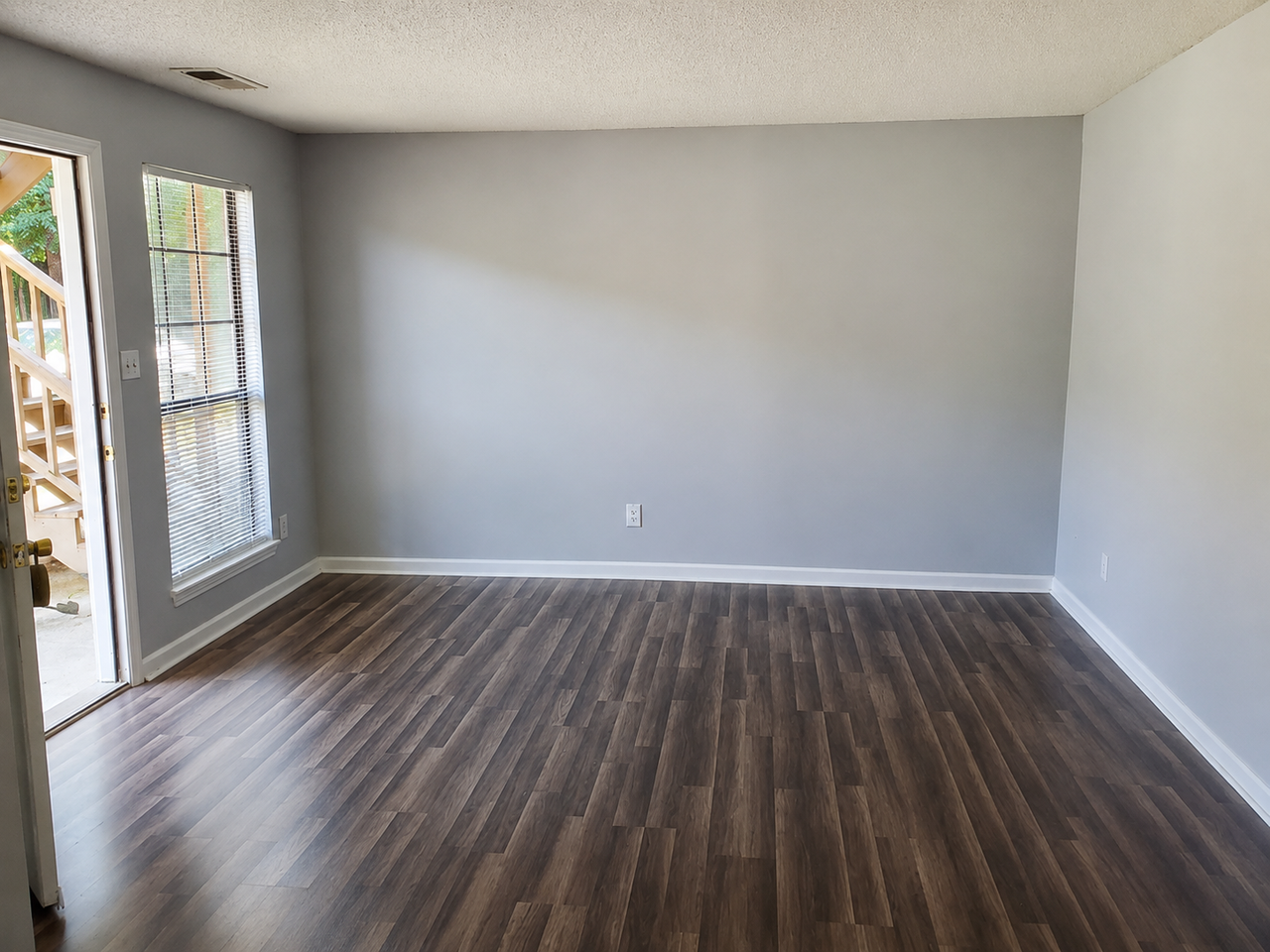 137 Angela Dr #4 - Photo 3 of 10