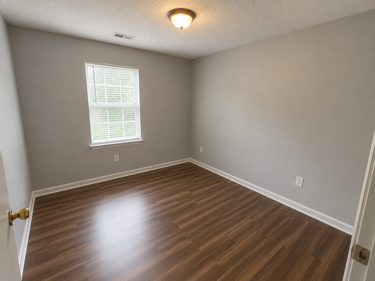 137 Angela Dr #4 - Photo 6 of 10